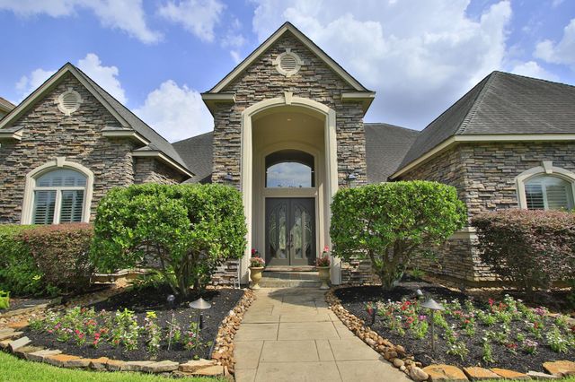 10 Lake Sterling Gate Drive, Spring, TX 77379