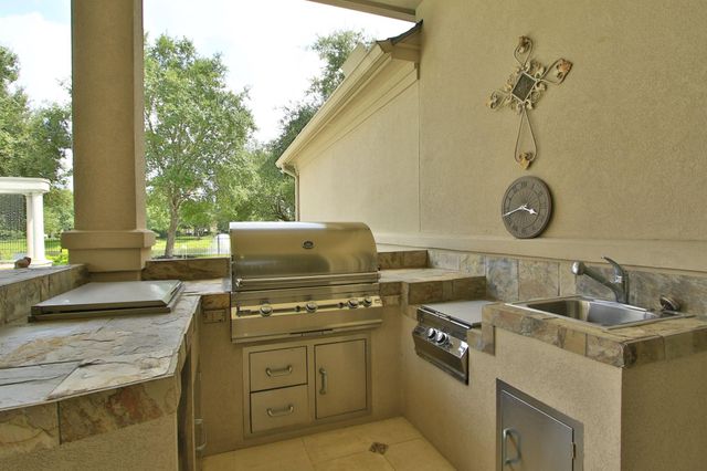 10 Lake Sterling Gate Drive, Spring, TX 77379
