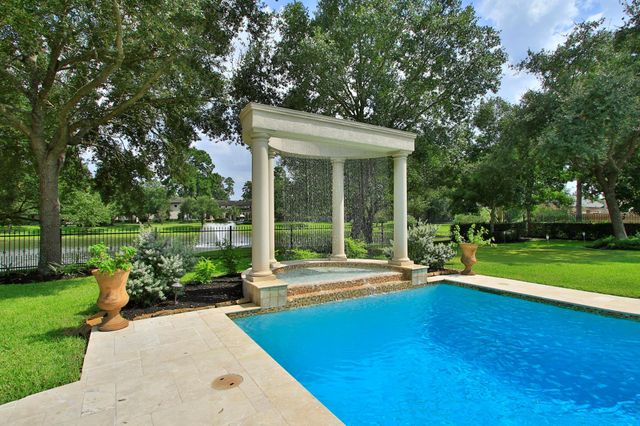 10 Lake Sterling Gate Drive, Spring, TX 77379