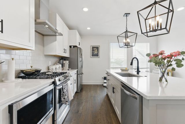 2002 Manchester Ave, Nashville, TN 37218