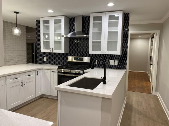 10610 Chevy Chase Drive, Houston, TX 77042