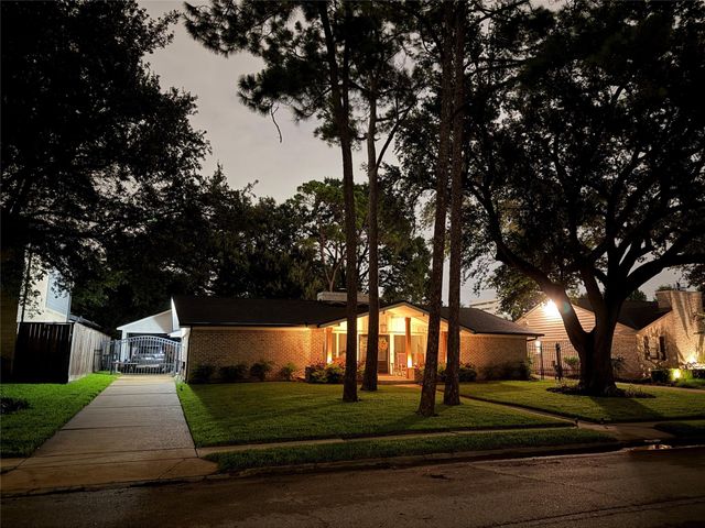 10610 Chevy Chase Drive, Houston, TX 77042