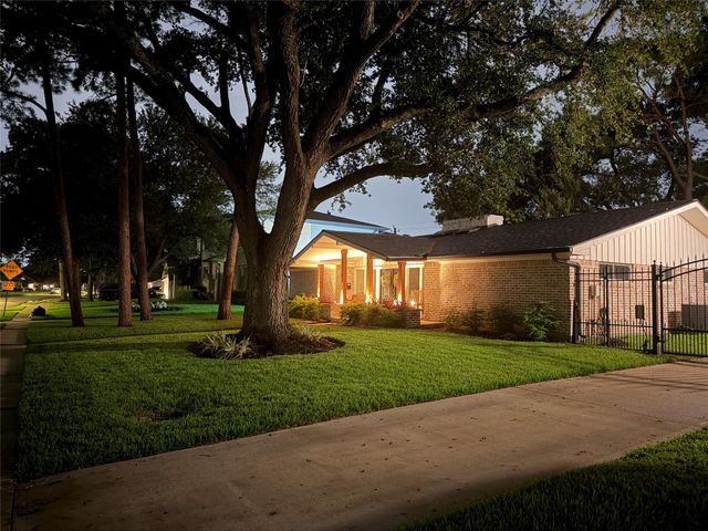 10610 Chevy Chase Drive, Houston, TX 77042