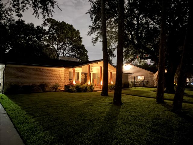10610 Chevy Chase Drive, Houston, TX 77042