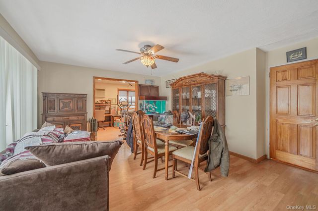 24 New Highway, Commack, NY 11725