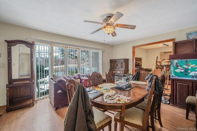 24 New Highway, Commack, NY 11725