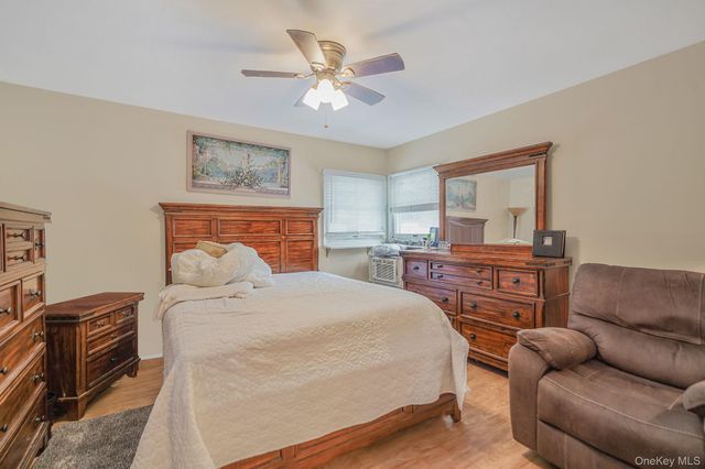 24 New Highway, Commack, NY 11725