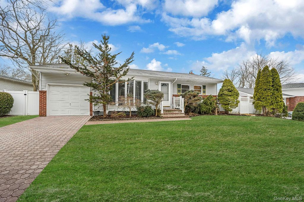 24 New Highway, Commack, NY 11725