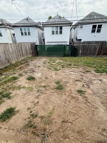 711 E 26th Street, Houston, TX 77009