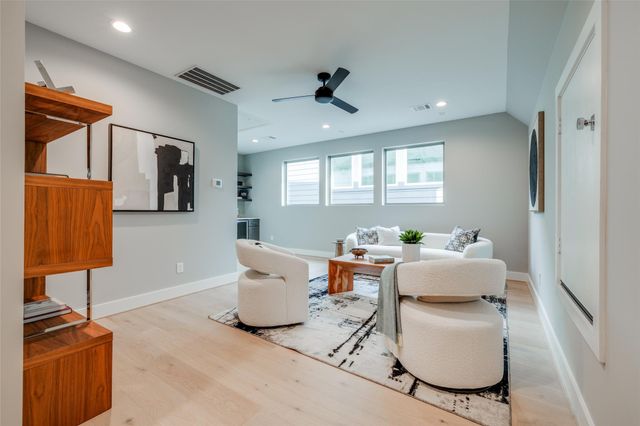 711 E 26th Street, Houston, TX 77009