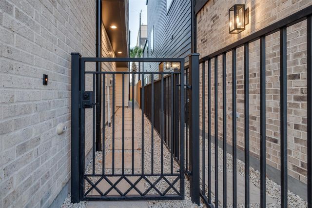711 E 26th Street, Houston, TX 77009