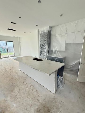 711 E 26th Street, Houston, TX 77009