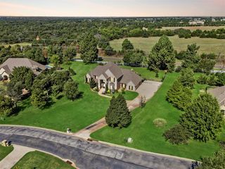 1701 Manchester Avenue, Edmond, OK 73034