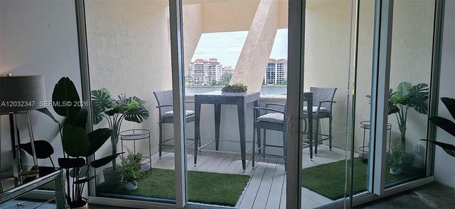 300 S Pointe Drive 908, Miami Beach, FL 33139