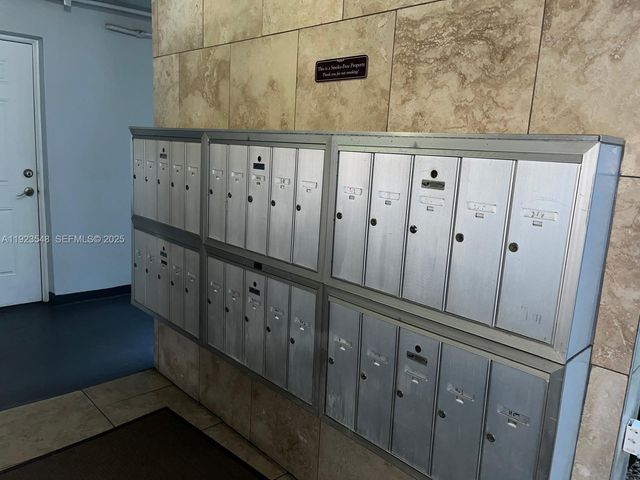 9421 Evergreen Pl 107, Davie, FL 33324