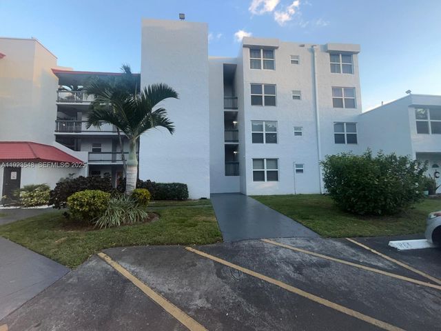 9421 Evergreen Pl 107, Davie, FL 33324