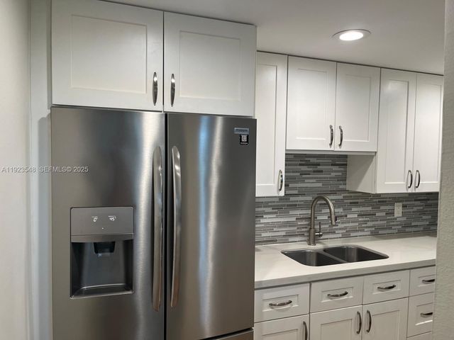 9421 Evergreen Pl 107, Davie, FL 33324