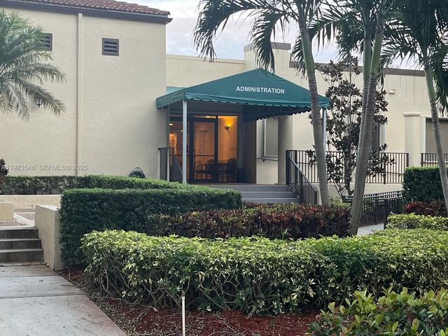 9421 Evergreen Pl 107, Davie, FL 33324