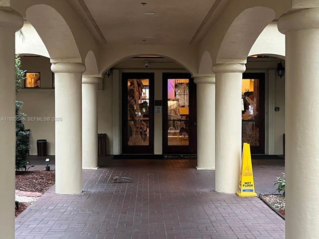 9421 Evergreen Pl 107, Davie, FL 33324