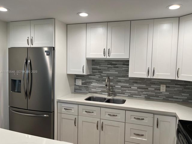 9421 Evergreen Pl 107, Davie, FL 33324