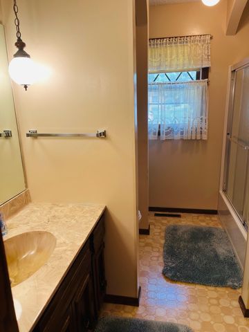 169 Mary Circle, North Mankato, MN 56003