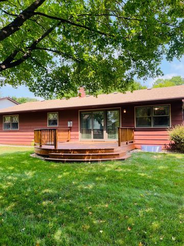 169 Mary Circle, North Mankato, MN 56003