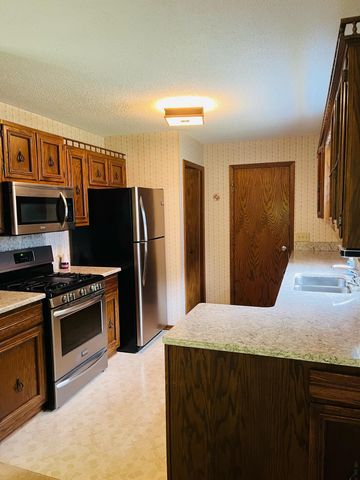 169 Mary Circle, North Mankato, MN 56003