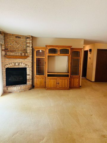 169 Mary Circle, North Mankato, MN 56003