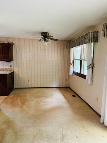 169 Mary Circle, North Mankato, MN 56003