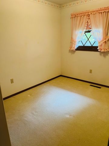 169 Mary Circle, North Mankato, MN 56003