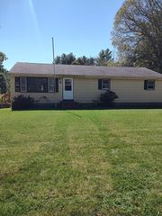 5 New Carver St, Raynham, MA 02767