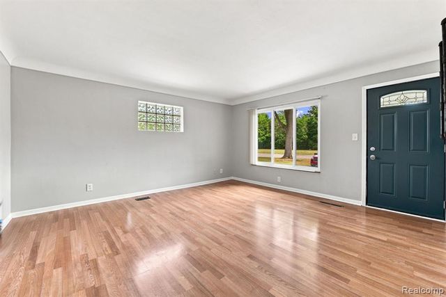 22173 Beaconsfield Avenue, Eastpointe, MI 48021