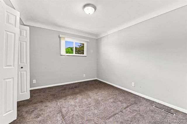 22173 Beaconsfield Avenue, Eastpointe, MI 48021