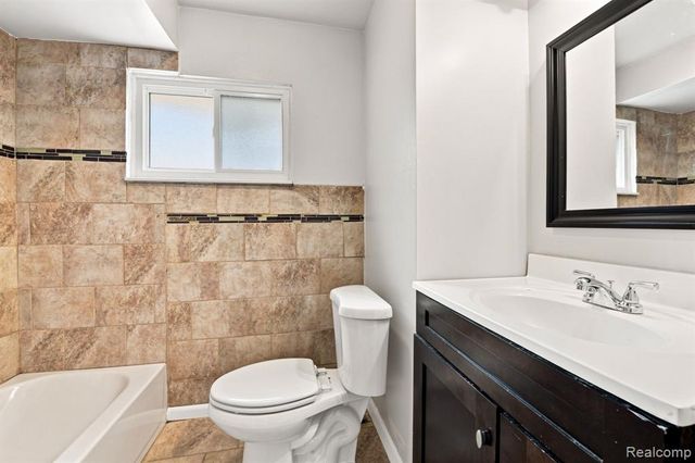 22173 Beaconsfield Avenue, Eastpointe, MI 48021