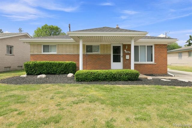 22173 Beaconsfield Avenue, Eastpointe, MI 48021