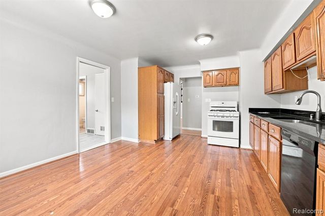 22173 Beaconsfield Avenue, Eastpointe, MI 48021