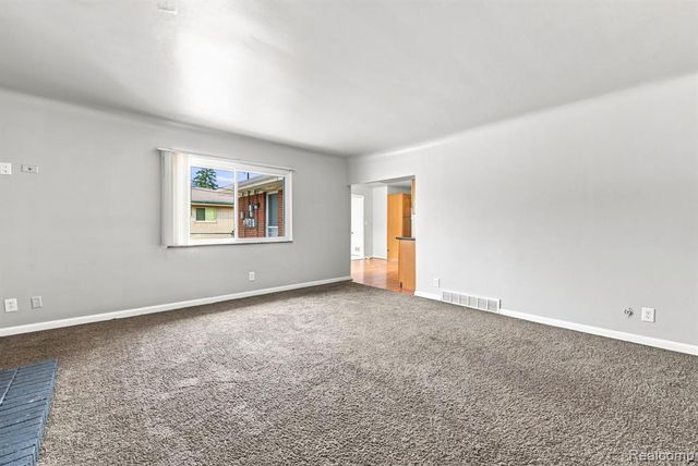22173 Beaconsfield Avenue, Eastpointe, MI 48021