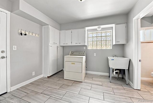 22173 Beaconsfield Avenue, Eastpointe, MI 48021