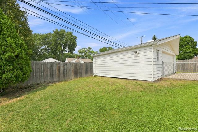 22173 Beaconsfield Avenue, Eastpointe, MI 48021