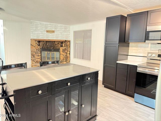 535 S ALMA SCHOOL Road 113, Mesa, AZ 85210