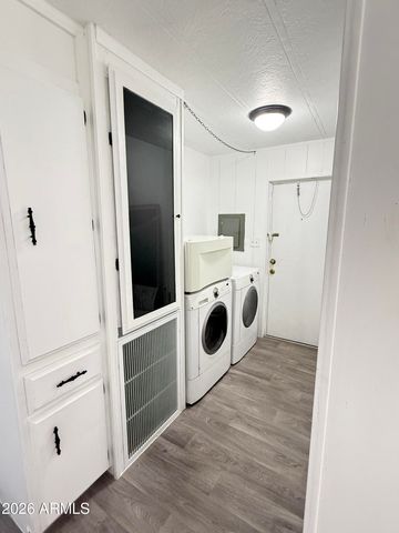 535 S ALMA SCHOOL Road 113, Mesa, AZ 85210