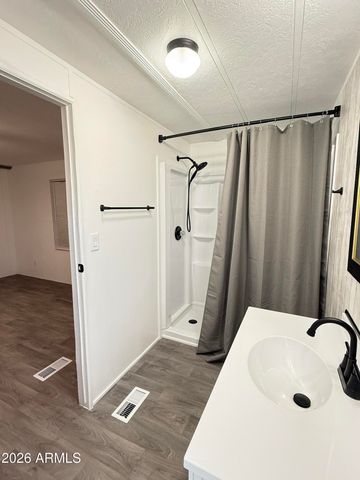 535 S ALMA SCHOOL Road 113, Mesa, AZ 85210