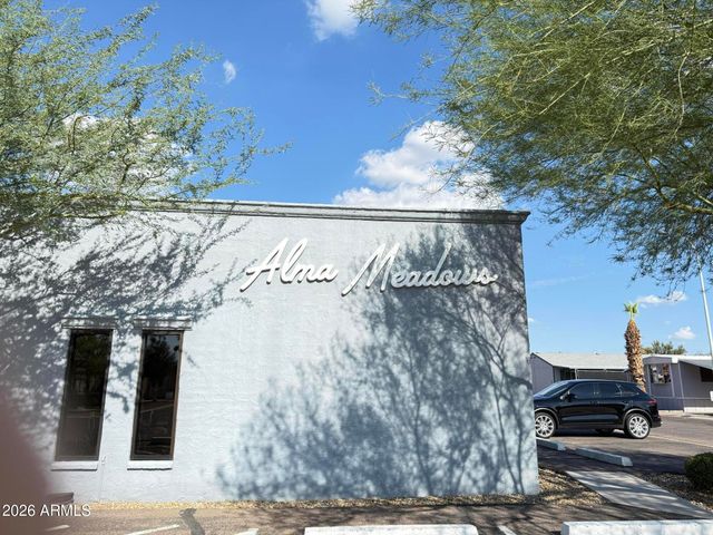 535 S ALMA SCHOOL Road 113, Mesa, AZ 85210