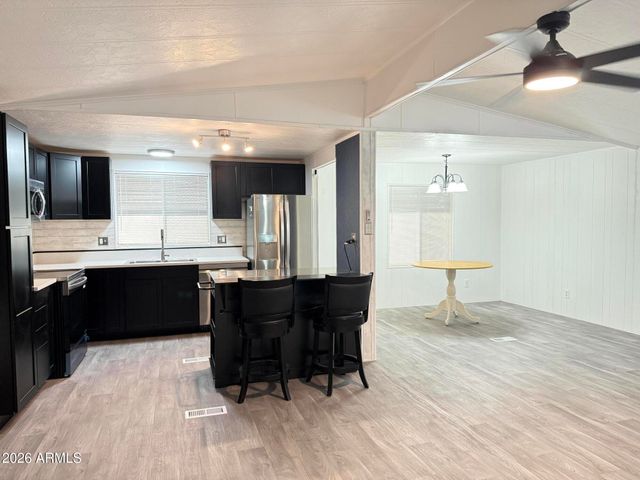 535 S ALMA SCHOOL Road 113, Mesa, AZ 85210