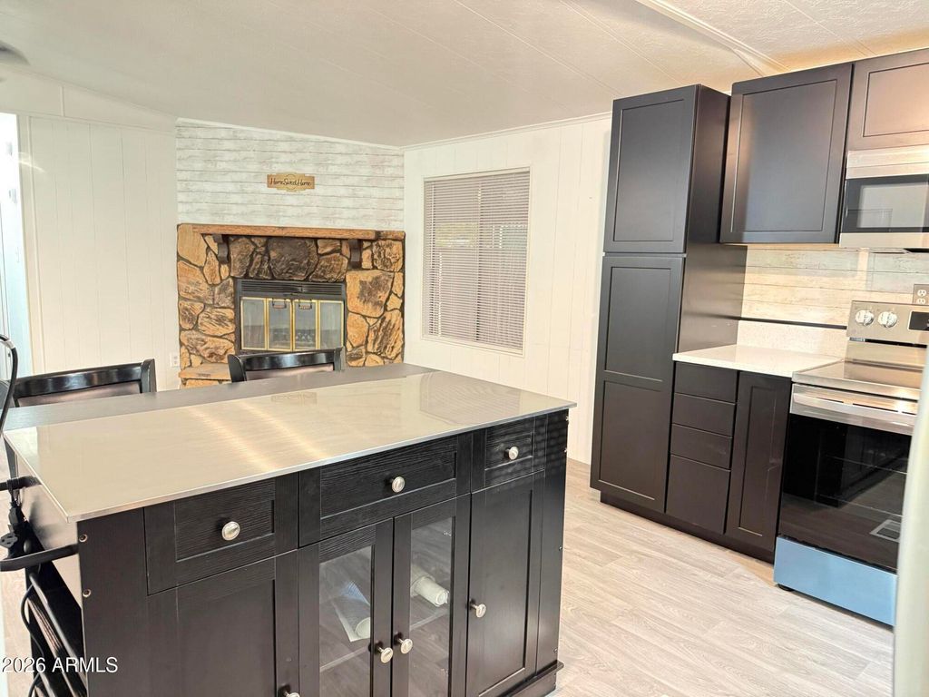 Image 10 of property listing at 535 S ALMA SCHOOL Road 113, Mesa, AZ 85210