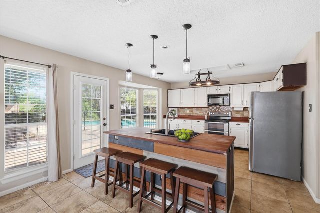 1520 Warwick Drive, Mansfield, TX 76063