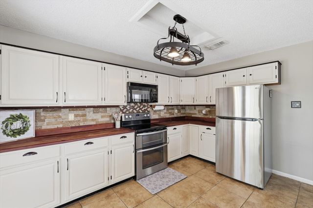 1520 Warwick Drive, Mansfield, TX 76063