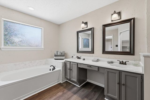 1520 Warwick Drive, Mansfield, TX 76063