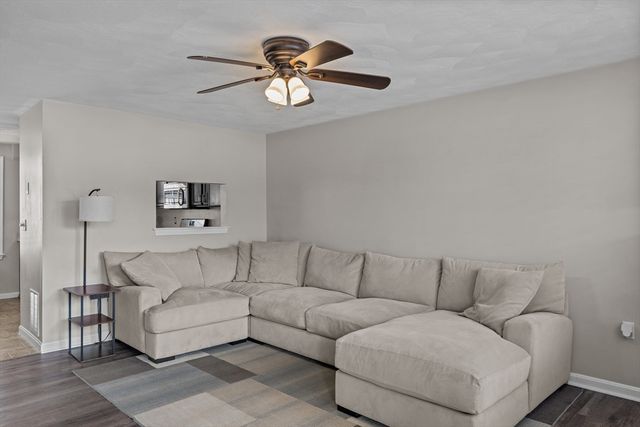 103 Juniper Ln 103, Tewksbury, MA 01876