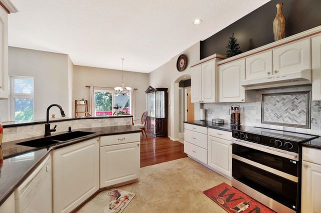 1026 N Bristol St, Wichita, KS 67206